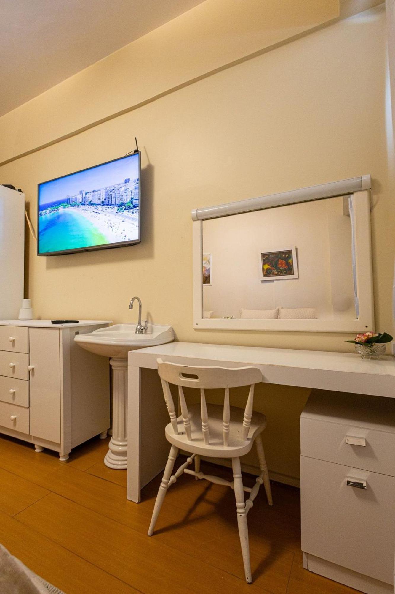 Apartamento Copacabana 200M Da Praia - Wifi Gratis - Cp5 Rio de Janeiro Exterior photo